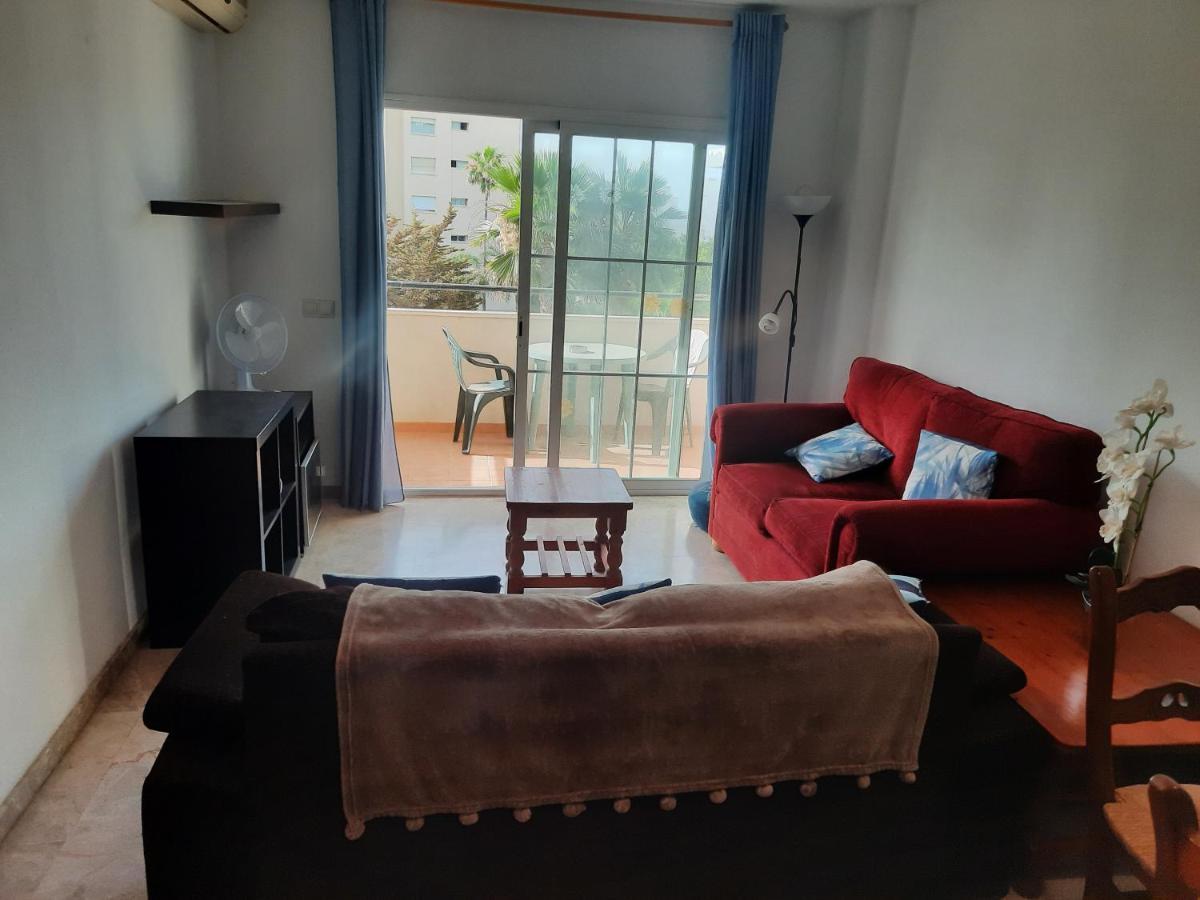 Central 2-Bed Apartment In Estepona Port Екстер'єр фото