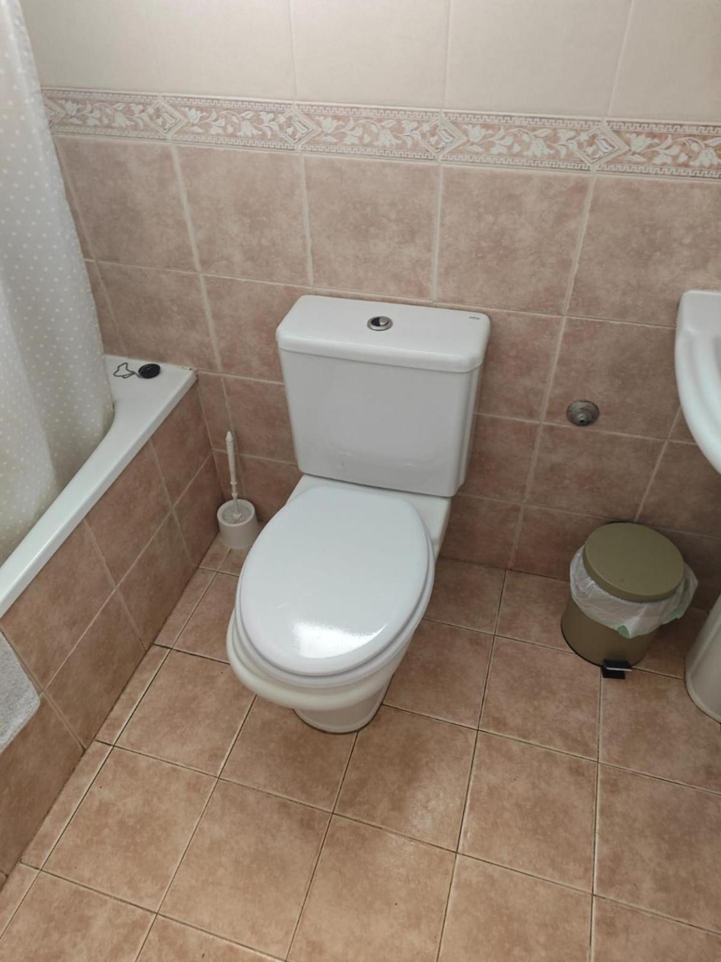 Central 2-Bed Apartment In Estepona Port Екстер'єр фото