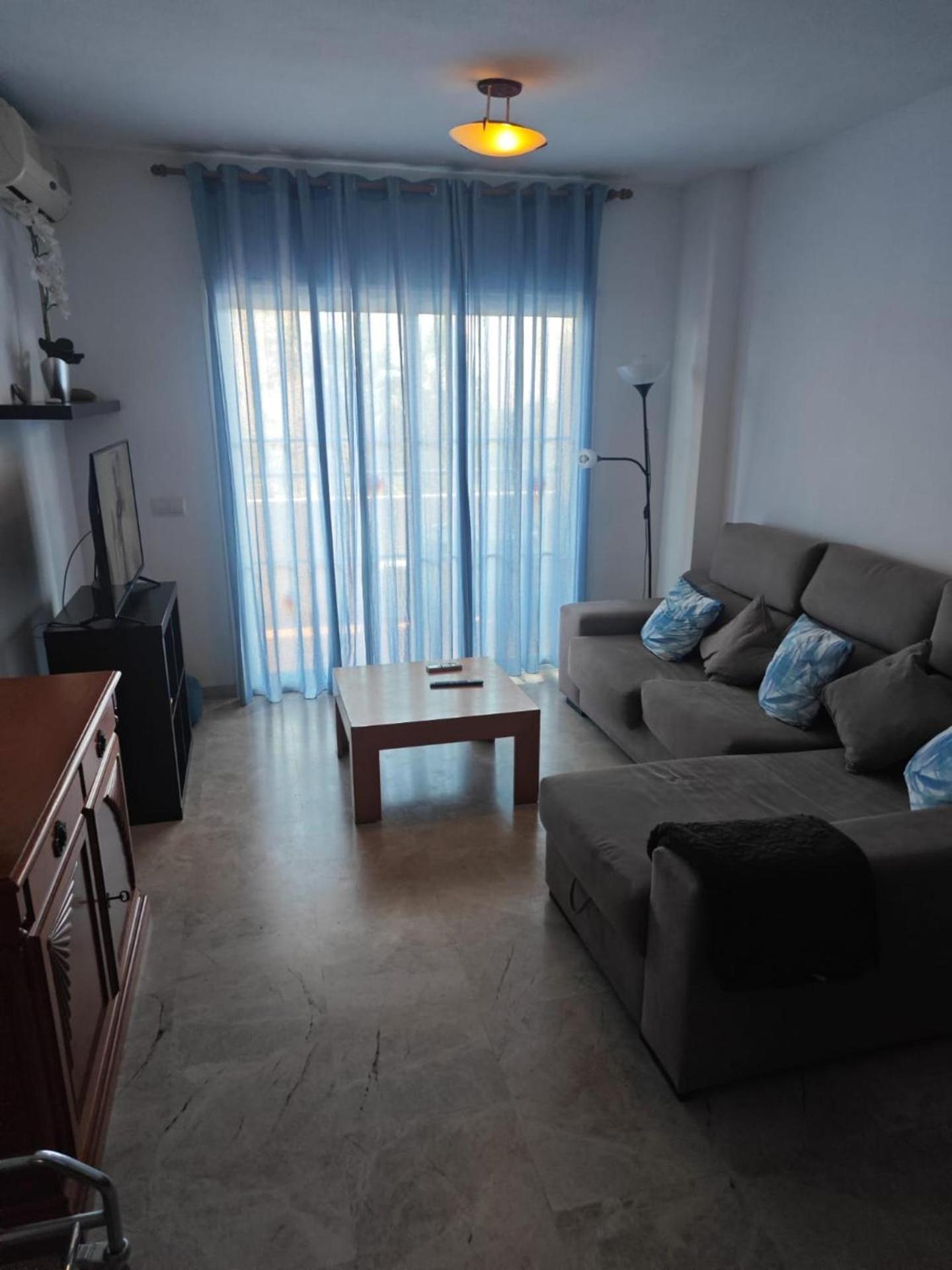 Central 2-Bed Apartment In Estepona Port Екстер'єр фото